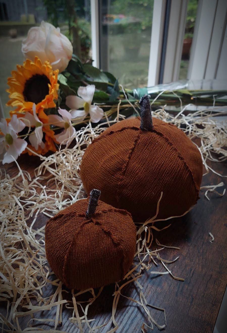 Make a Halloween pumpkin out of textile scraps